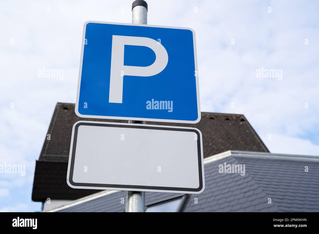 Segnale di parcheggio per auto con spazio per testo Foto Stock