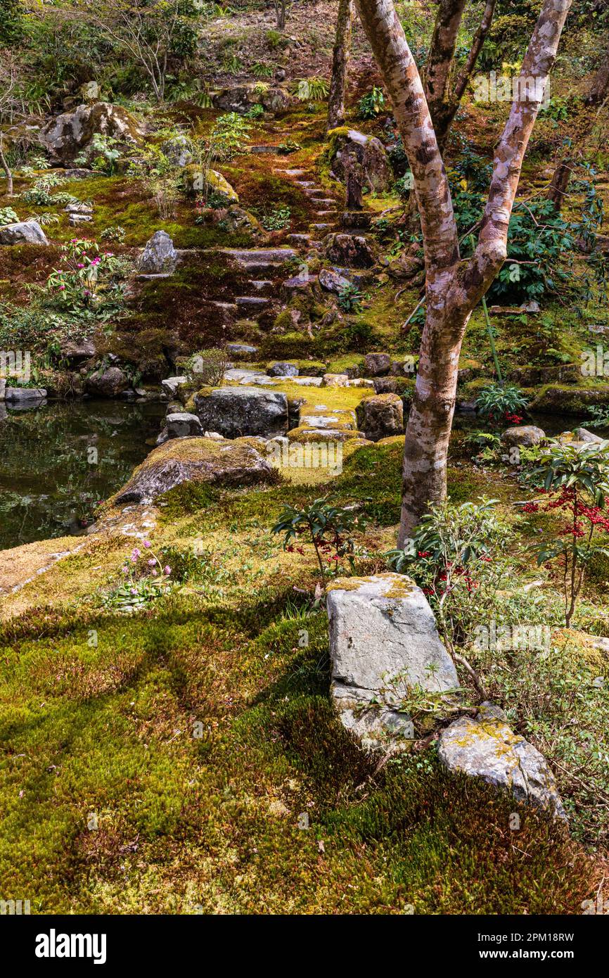 Il Giardino di Sanzen-in fu originariamente fondato come un eremo dal sacerdote Saicho e fu un tempo chiamato Kaiji Monzeki o Nishimoto Monzeki prima di guadagnare la sua f Foto Stock