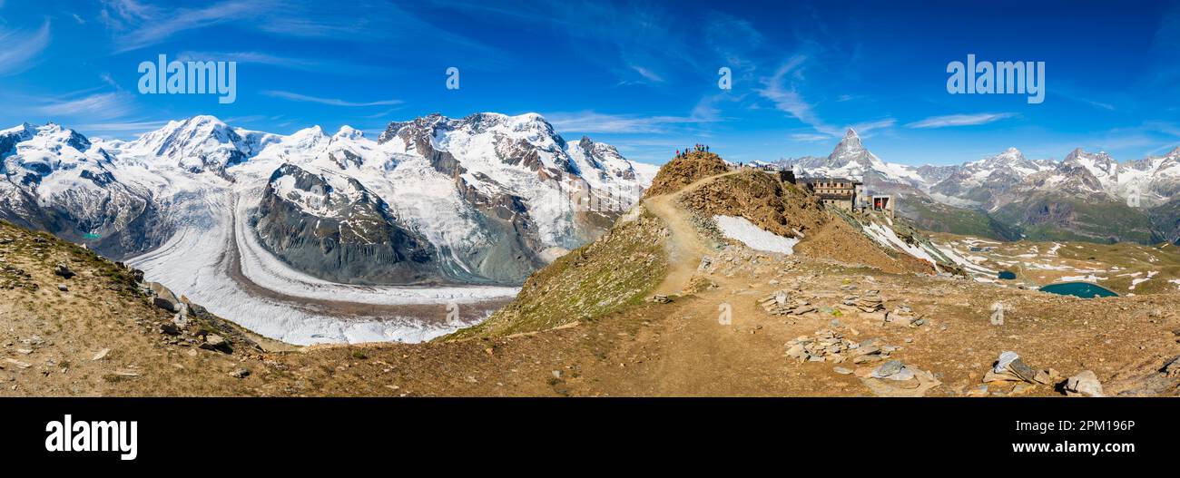 Il Cervino dietro l'osservatorio del Gornergrat, un crinale delle Alpi Pennine che si affaccia sul Ghiacciaio del Gorner sopra Zermatt, Vallese, Svizzera Foto Stock