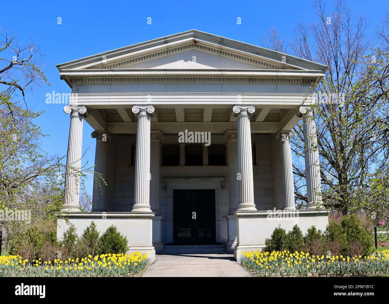 Wade Memorial Chapel con interni Tiffany in memoria di Jeptha Wade, fondatore della Western Union Telegraph Company, al Lake View Cemetery di Cleveland Foto Stock