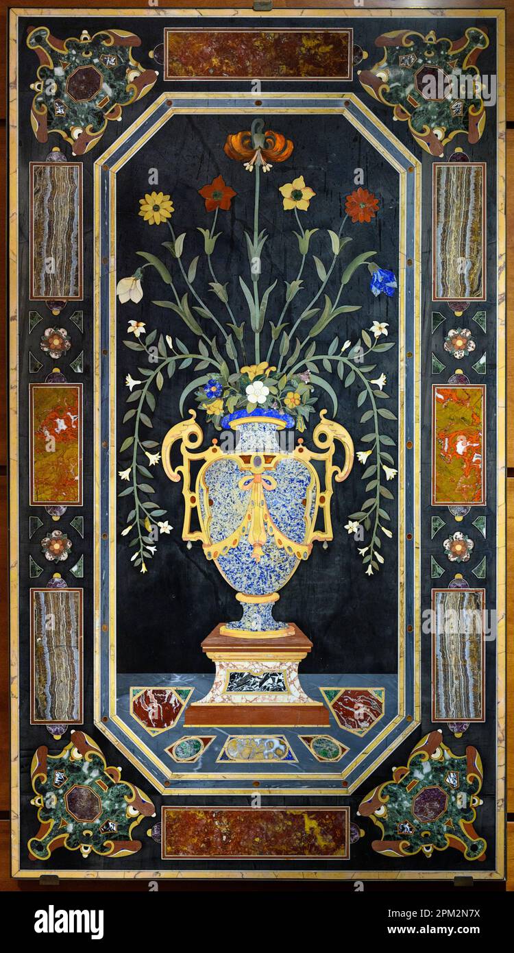 Firenze. Italia. Museo dell'Opificio delle pietre dure. Pannello con vaso di fiori, inizio 17th ° secolo. Pietra d Foto Stock