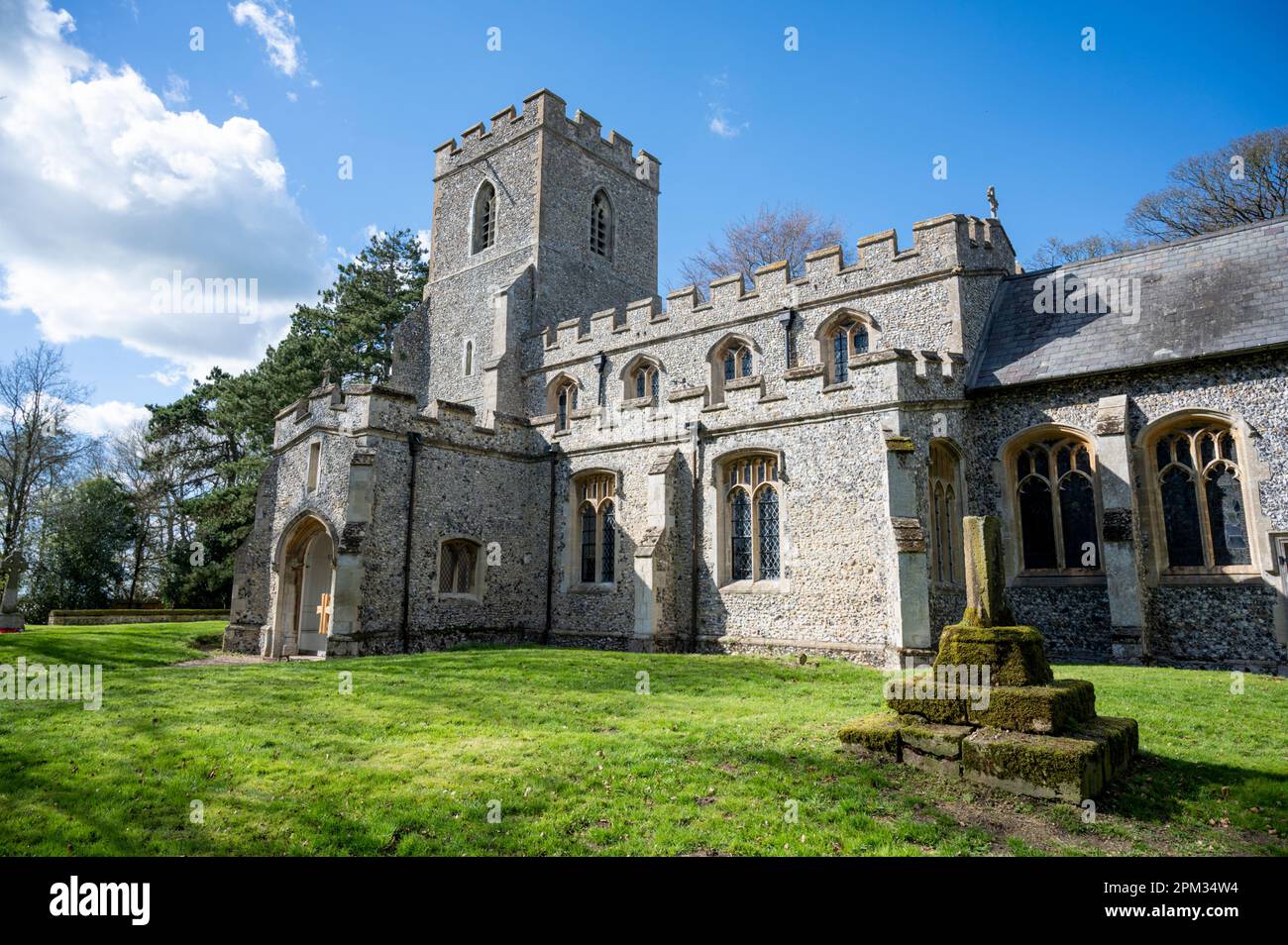 Una vista esterna della chiesa di St Faiths Kelsall Hertfordshire UK Foto Stock