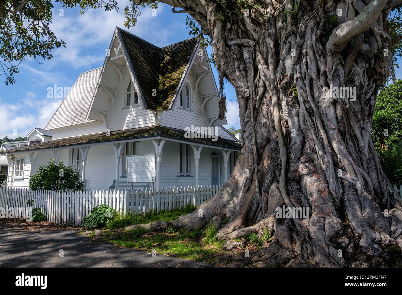 L'ex stazione di polizia e casa di servizio a Russell, North Island, Nuova Zelanda Foto Stock