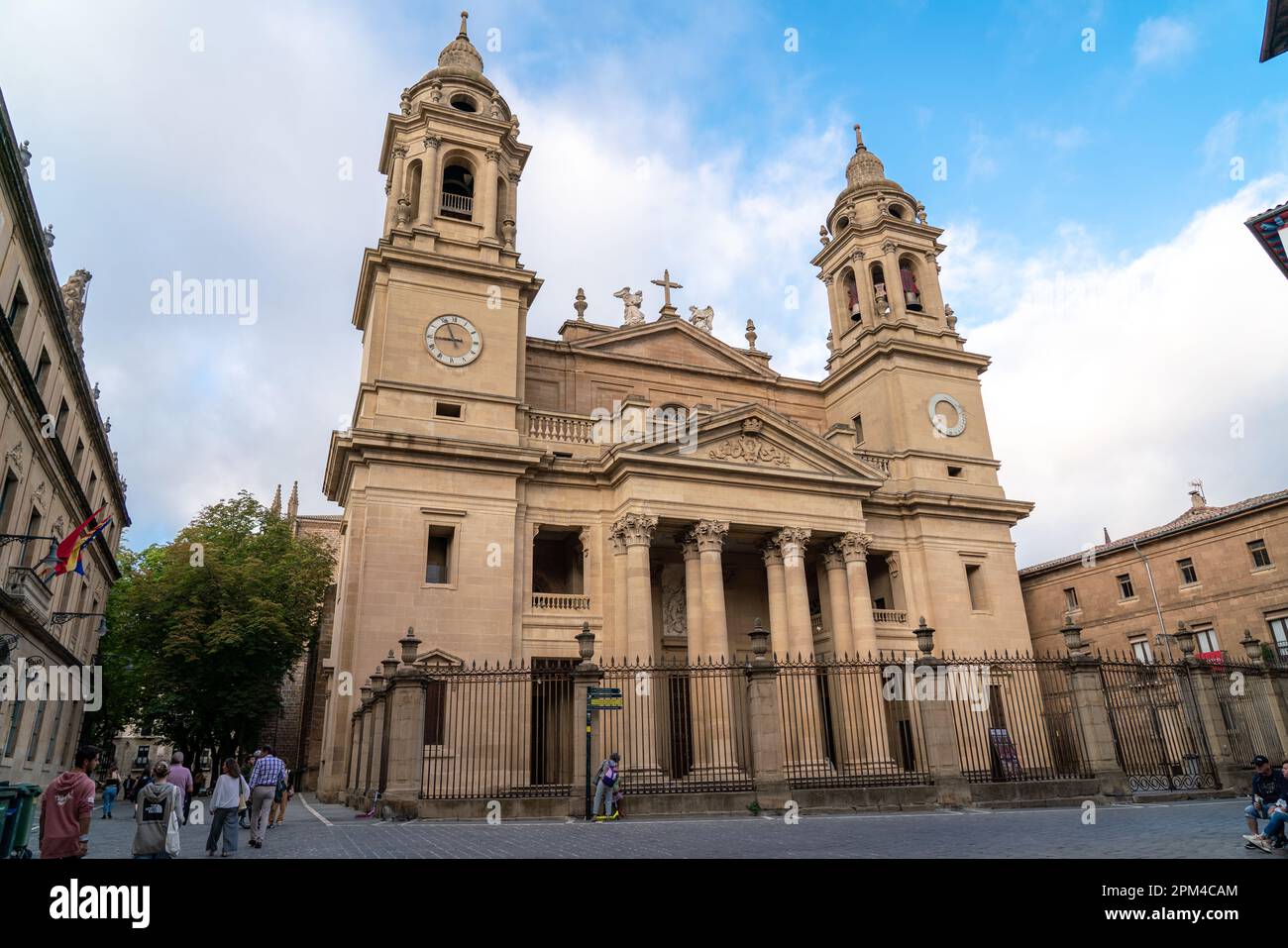 PAMPLONA, Spagna - 04 2022 luglio: Cattedrale di 'Santa María la Real' a Pamplona. Costruito nei secoli 14th e 15th, con facciata neoclassica. Foto Stock