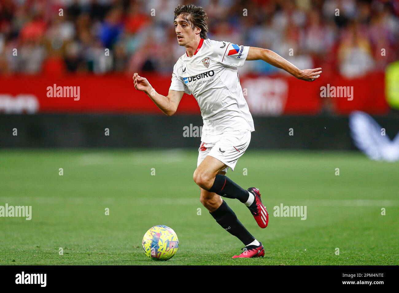 Bryan Gil del Sevilla FC durante la partita la Liga tra il Sevilla FC e RC Celta giocato allo Stadio Sanchez Pizjuan il 7 aprile 2023 a Siviglia, Spagna. (Foto di Antonio Pozo / PRESSIN) Foto Stock