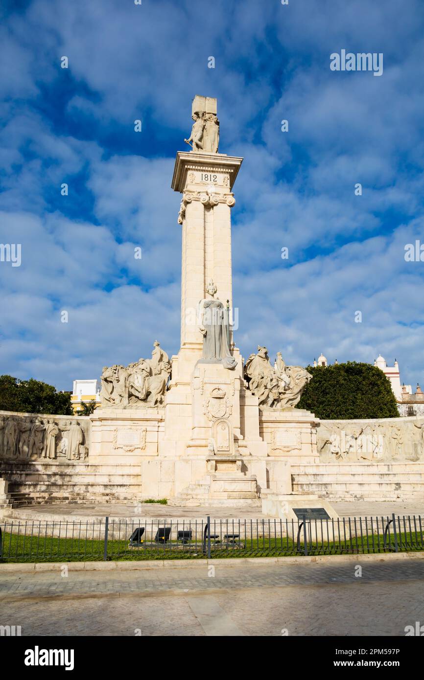 Il Monumento a la Constitucion 1812, Monumento alla Costituzione 1812, per celebrare il centenario della guerra di indipendenza. Plaza Espana, Cadice, Foto Stock