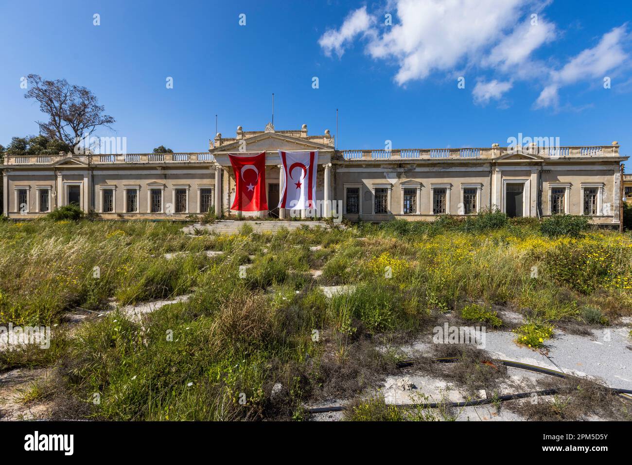 La città in rovina di Varosha vicino Famagosta, Cipro Foto Stock