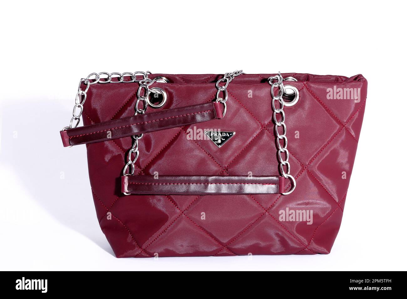 Borsa Prada, accessori, moda, borsa, donna, moda, classico, prada, lifestyle, produzione, Lusso, design, collezione, pelle, Prada Foto Stock