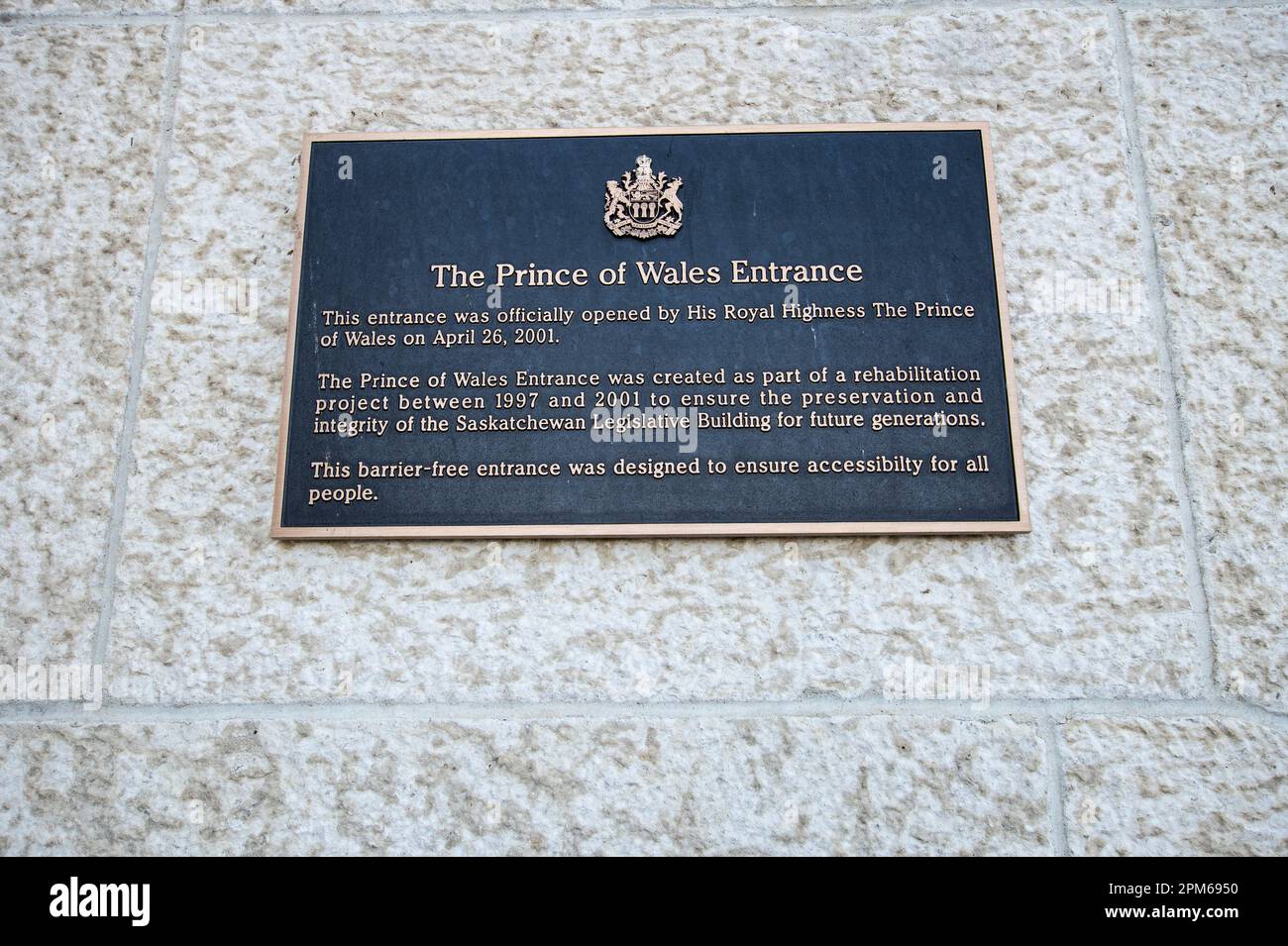 Targa d'ingresso al Palazzo legislativo di Saskatchewan a Regina, Saskatchewan, Canada Foto Stock