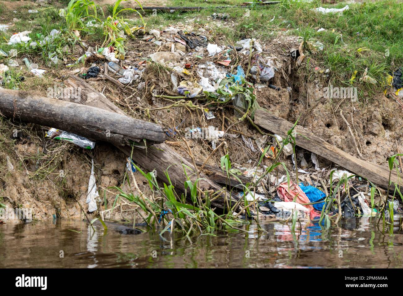 Belen è una città galleggiante di estrema povertà e mancanza di servizi igienici. Queste sono alcune delle popolazioni più povere del Perù. Foto Stock