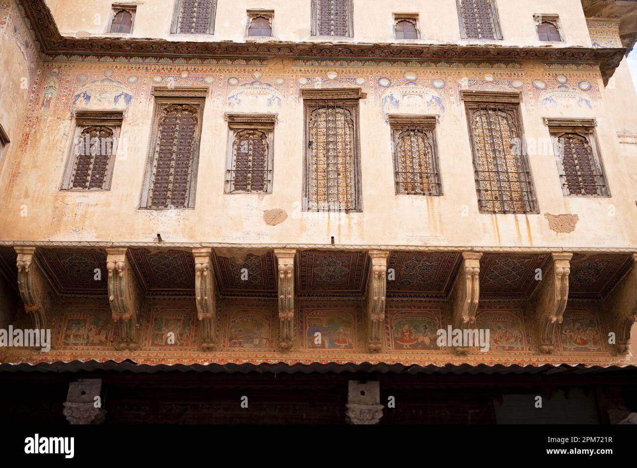 1100 Khidkiyon Ki Haveli, di proprietà di Babulal Surana, situato a Churu, Shekhawati, Rajasthan, India Foto Stock