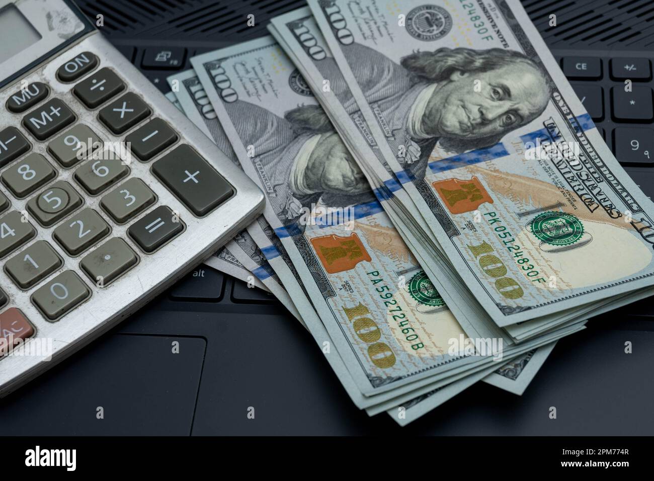 Centinaia di dollari americani. Concetto di business e finanza Foto Stock