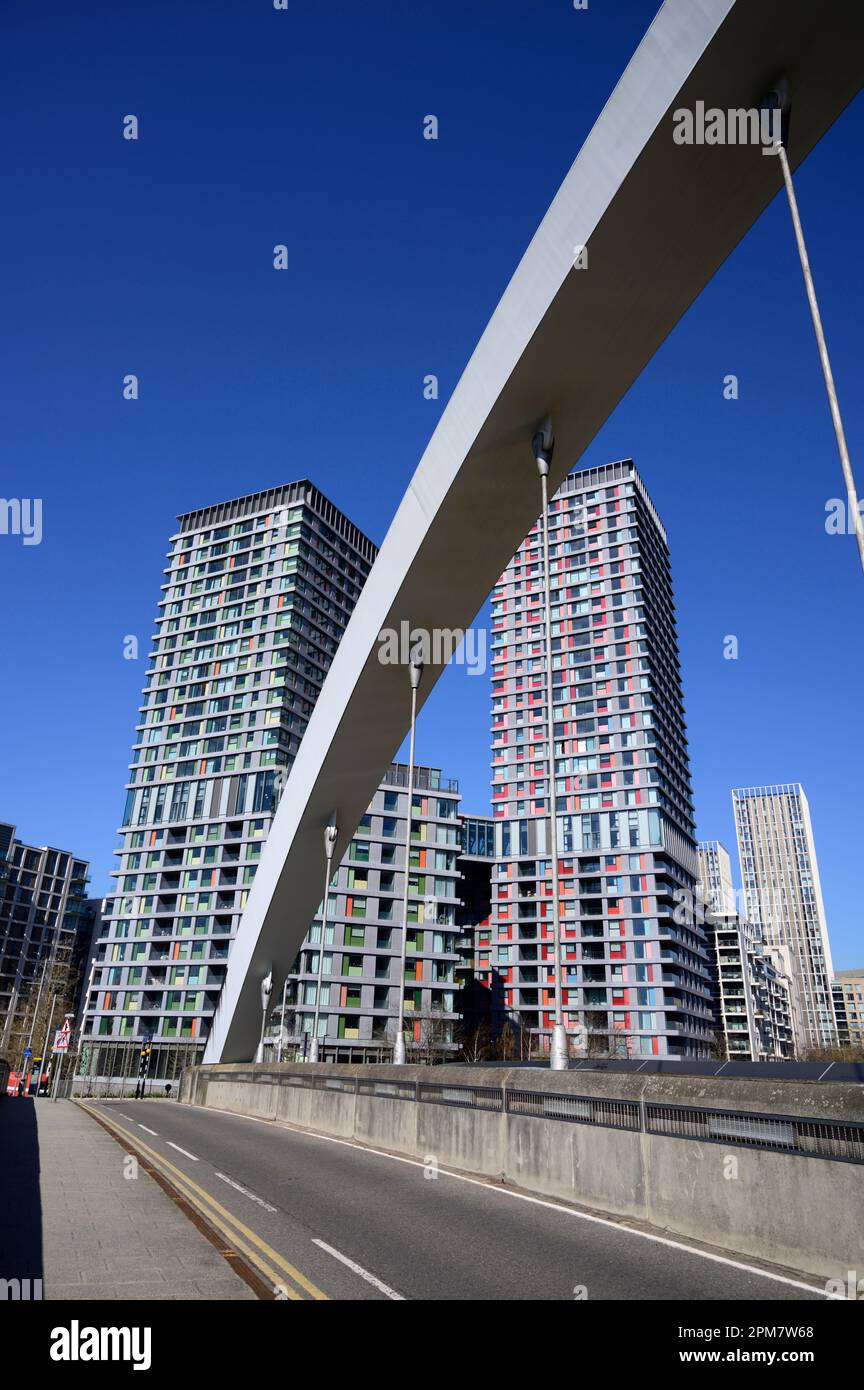 East Village, Portlands Place, Anthems Way, Olympic Park Avenue Bridge, Stratford, Newham, East London, Regno Unito Foto Stock