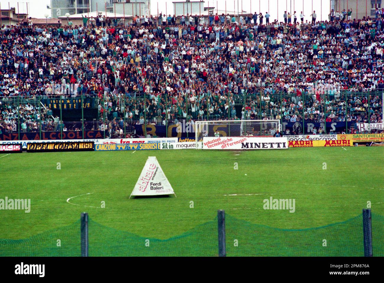 Italia stagione ultraana Serie A 1986-87 - nella foto - atalanta-Inter tifosi a bergamo Foto Stock