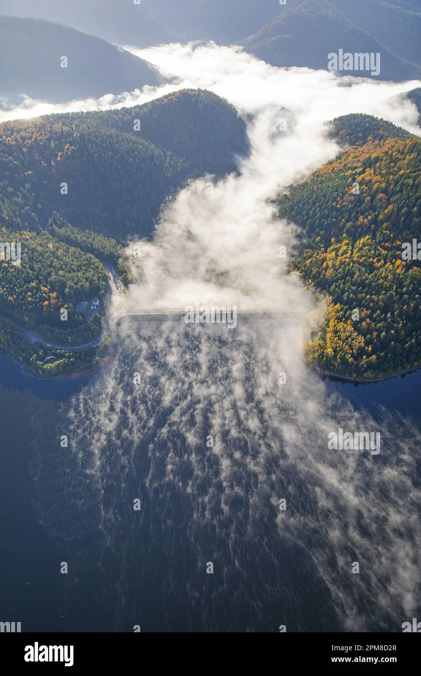 Francia, Meurthe et Moselle, Pierre Percee, lago di Pierre Percee vicino Badonviller e Fenneviller, il più grande lago in Lorena, diga EDF (vista aerea) Foto Stock