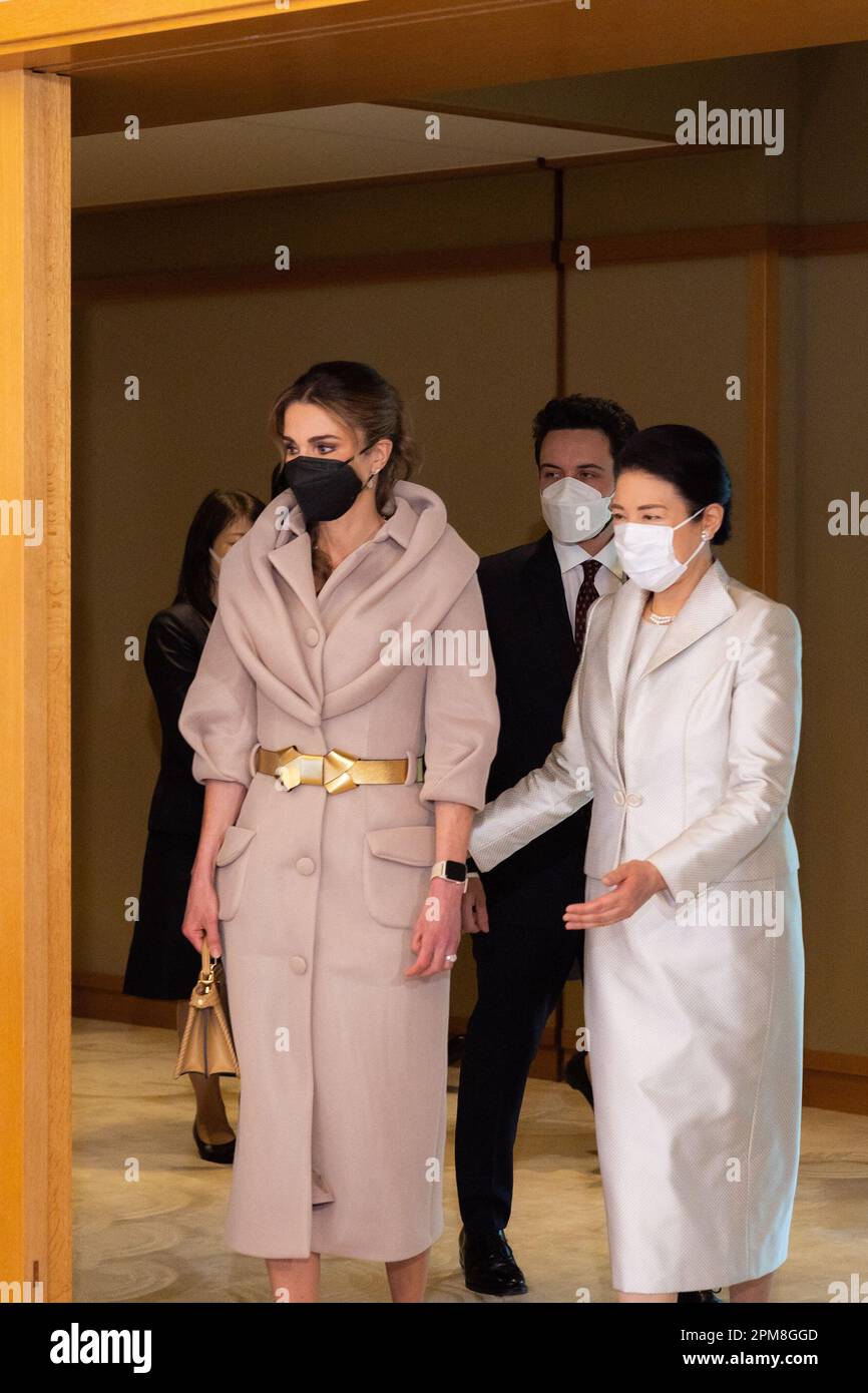 Tokyo, Giappone. 10th Apr, 2023. La regina Rania al Abdullah (a sinistra) ricevuta dall'imperatrice giapponese Masako al Palazzo Imperiale di Tokyo, Giappone, il 11 aprile 2023. Foto di Balkis Press/ABACAPRESS.COM Credit: Abaca Press/Alamy Live News Foto Stock