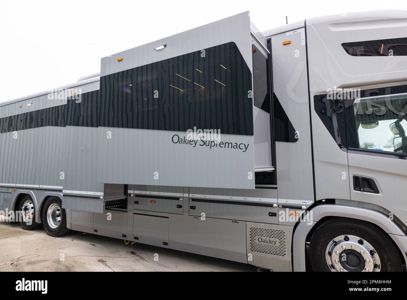 Oakley fabbrica a High Cross in Ware, Hertfordshire, dove i modelli di lusso di Horse box supremacy fornisce il top della gamma di alloggi equestri di lusso. Foto Stock