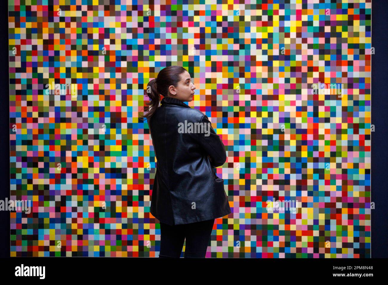 Il «4096 Farben» di Gerhard Richter, stima che sia di 18-25 milioni di dollari.dati salienti delle vendite di Sotheby di maggio che saranno disponibili a Londra il 12-16 aprile prima delle aste di New York dei prossimi mesi. Credit: Karl Black/Alamy Live News Foto Stock