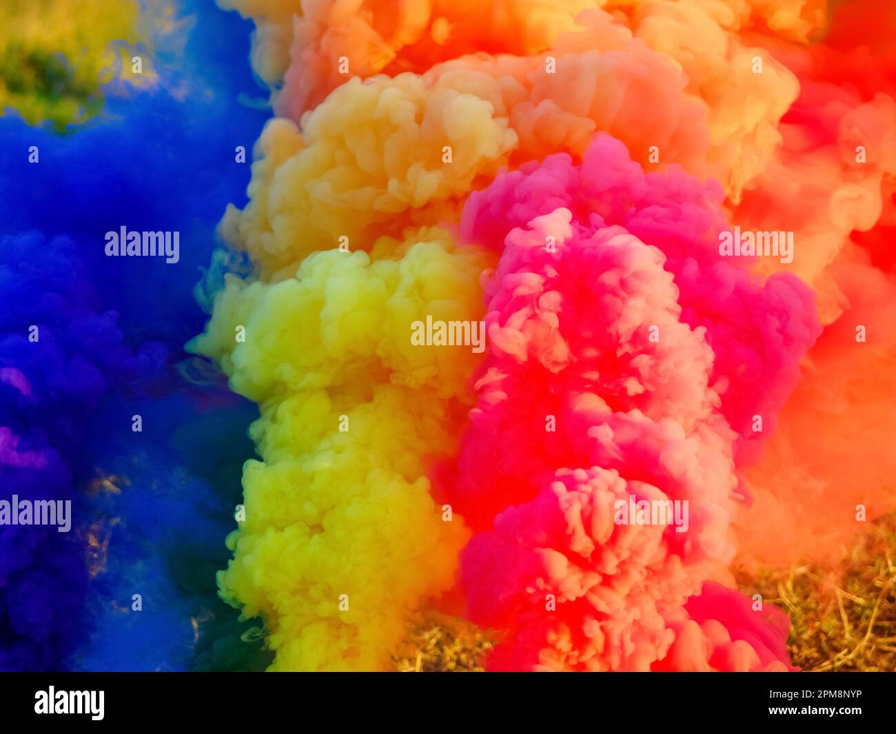 colori diversi fumo, sfondo di colore arcobaleno Foto Stock