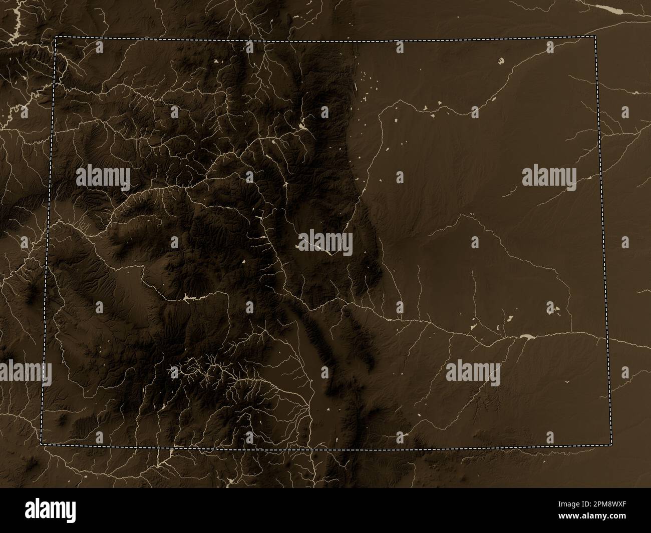 Colorado, stato degli Stati Uniti d'America. Mappa dell'altitudine colorata in tonalità seppia con laghi e fiumi Foto Stock