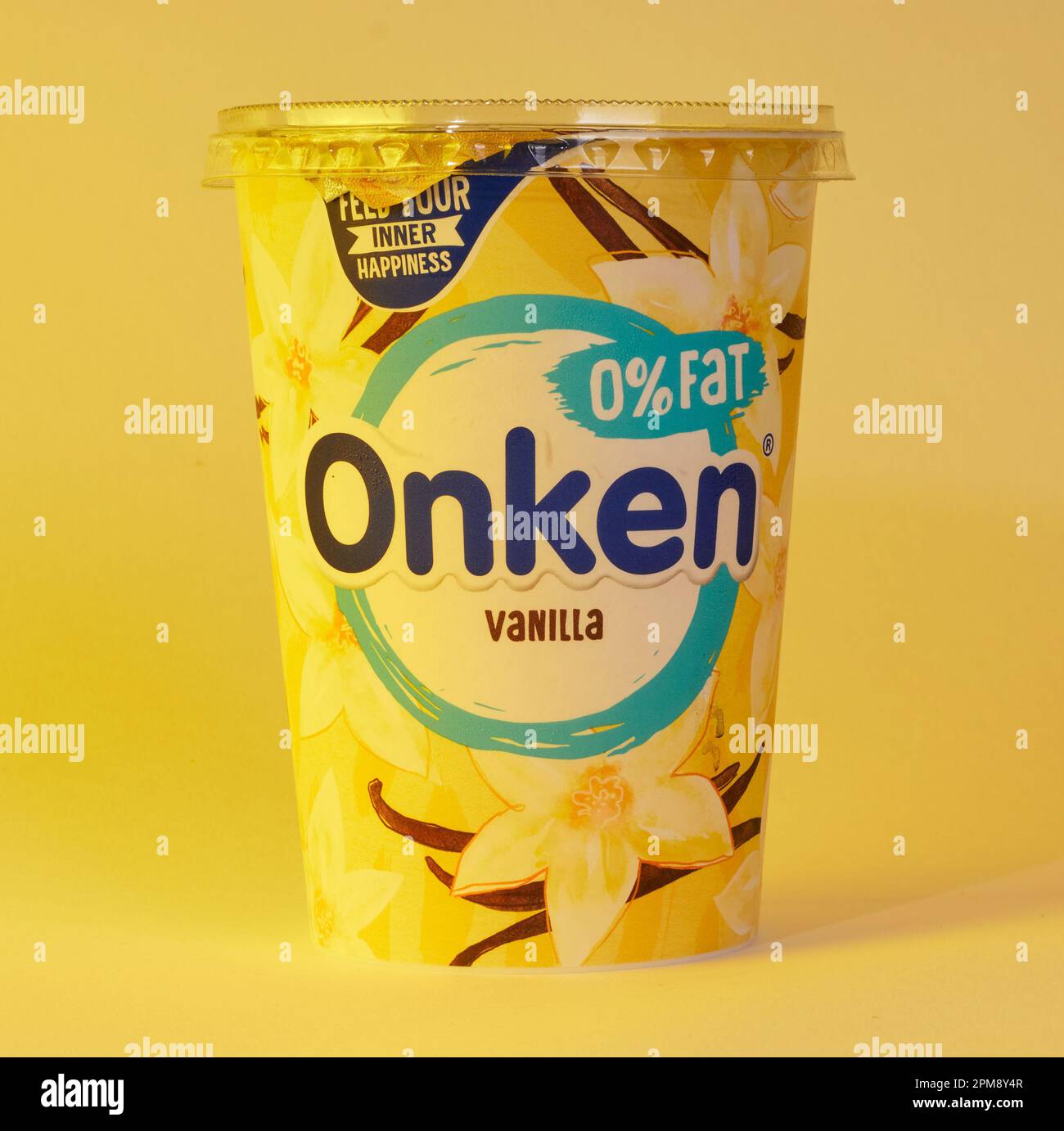 Mansfield, Nottingham, Regno Unito: Immagine del prodotto Studio dello yogurt aromatizzato alla vaniglia Onken. Foto Stock