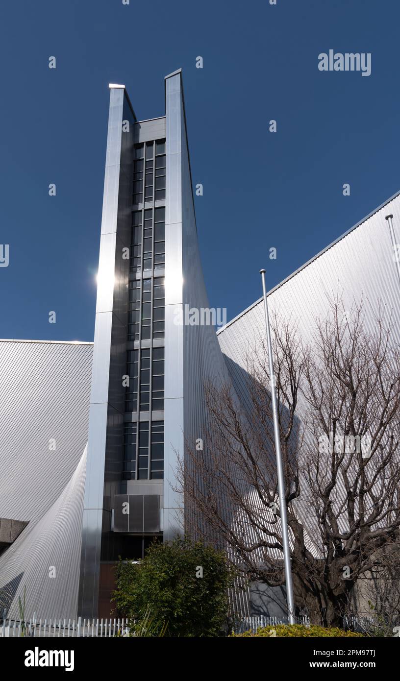 St Cattedrale di Maria, sede dell'Arcidiocesi cattolica di Tokyo. L'edificio in cemento e acciaio inossidabile è stato progettato da Kenzo Tange. Foto Stock