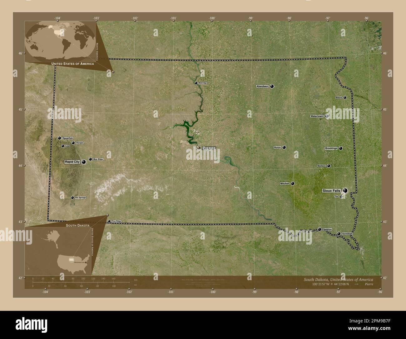 Dakota del Sud, stato degli Stati Uniti d'America. Mappa satellitare a bassa risoluzione. Località e nomi delle principali città della regione. Pos. Ausiliario angolo Foto Stock
