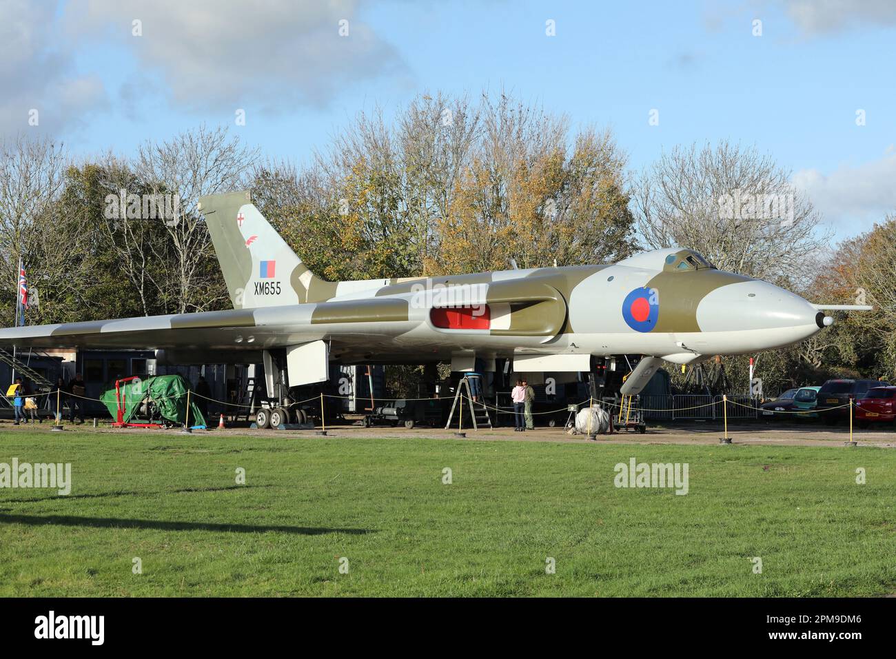 Il delta alava Avro Vulcan, XM655 parcheggiato a Wellesbourne Airfield., Nr. Stratford-upon-Avon, dove vive. Foto Stock