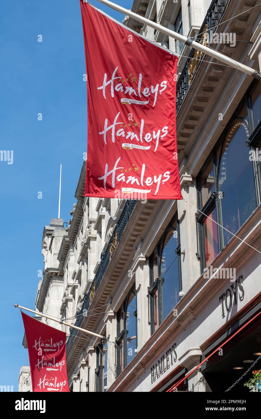 Londra. UK- 04.09.2023. Il famoso negozio di giocattoli Hamleys in Regent Street. Foto Stock