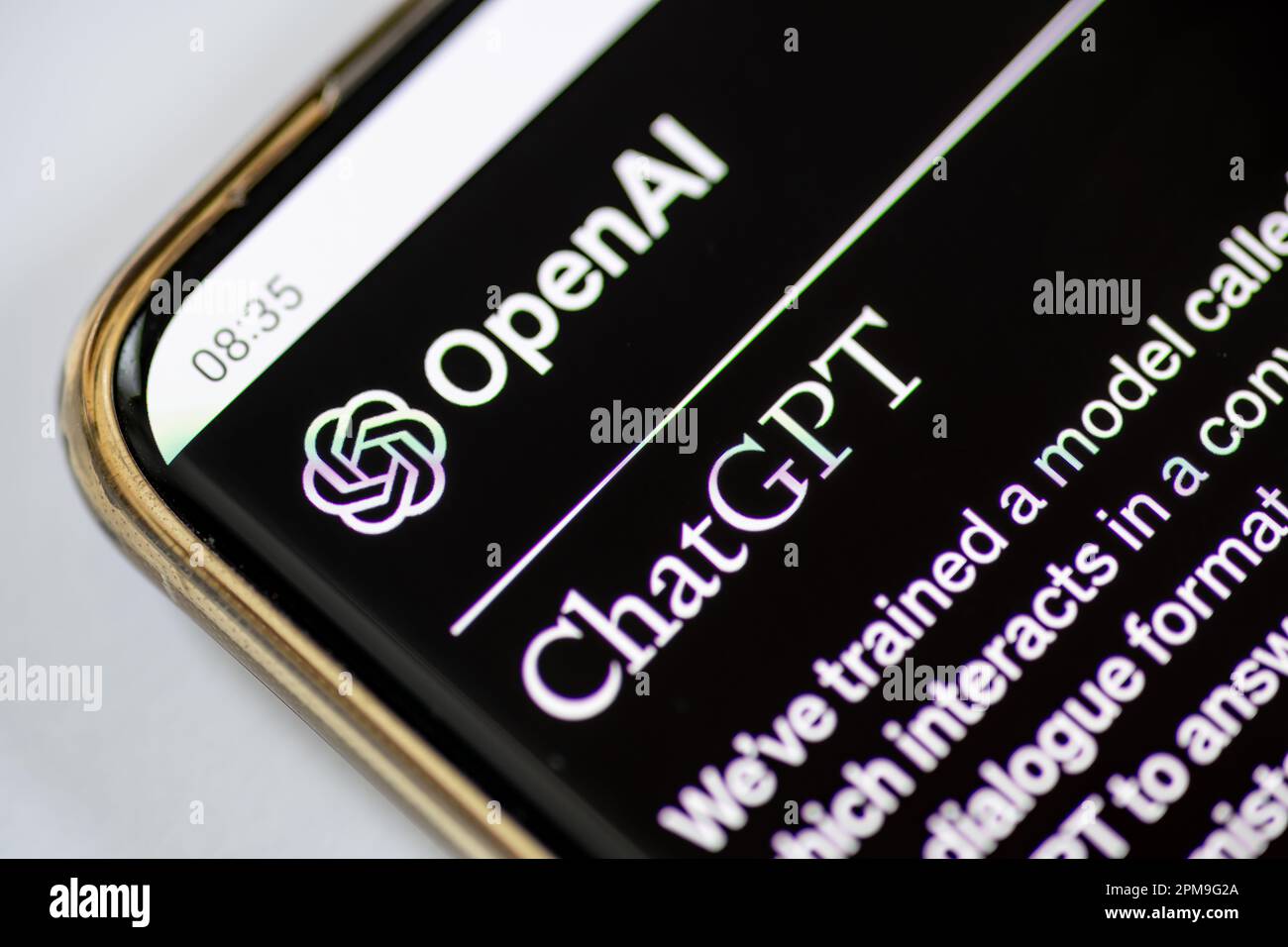 Londra. UK-08.01.2023. Il logo e il nome della società tecnologica OpenAI che ha sviluppato ChatGPT. Foto Stock