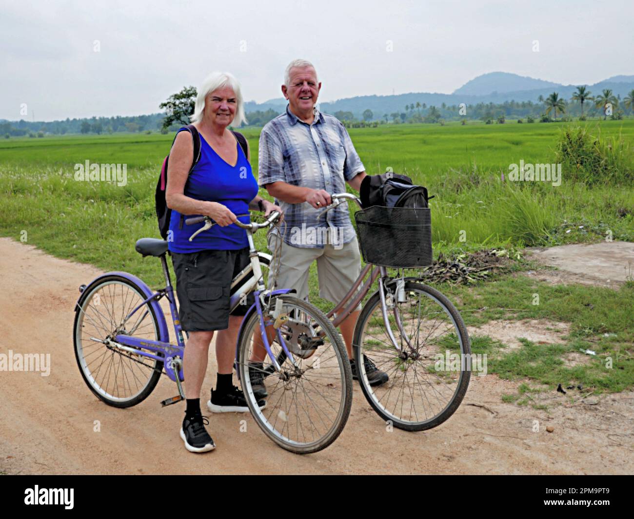 Giro in bicicletta nello Sri Lanka Foto Stock