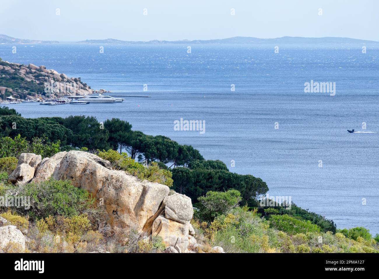 Vista sullo Yacht Club di Porto Rafael in Sardegna Foto Stock