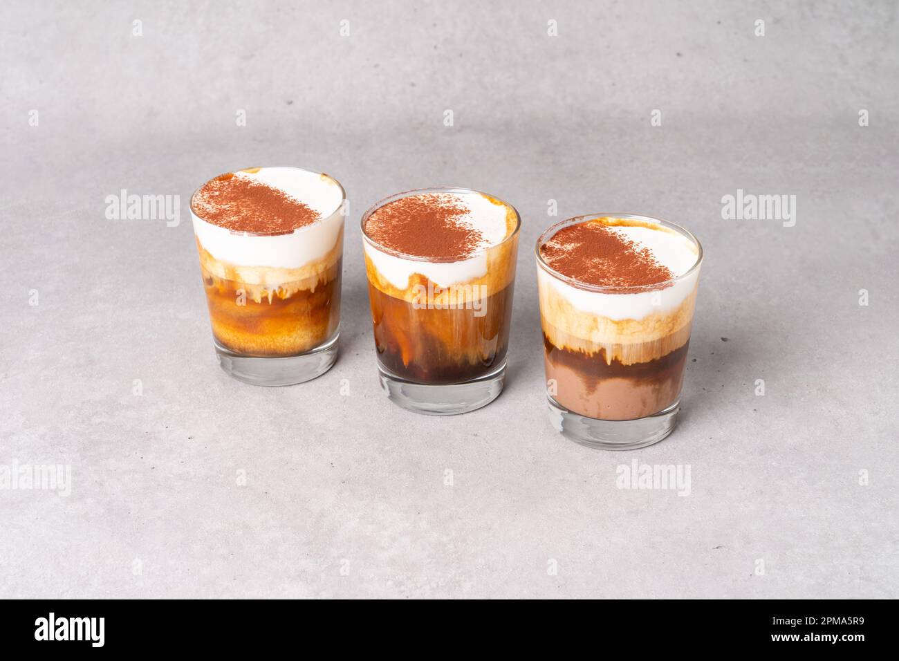 Bevanda alimentare di stile coreano Einstein Penner latte Long Black Mocha  Foto stock - Alamy