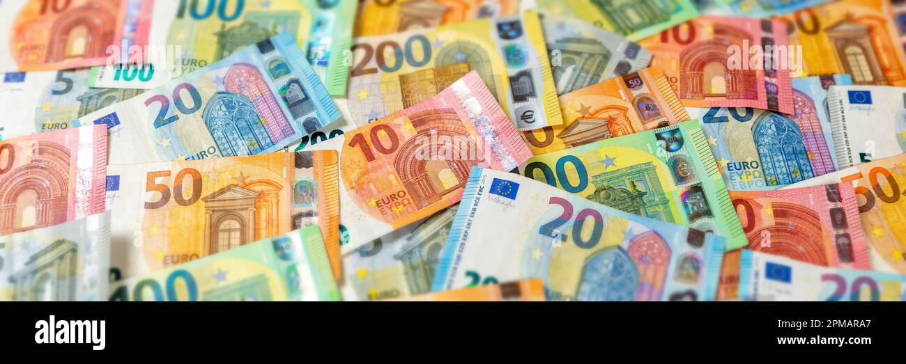 Banconote in euro conto risparmio denaro fondo paga pagamento finanze banconote panorama banconote ricco Foto Stock