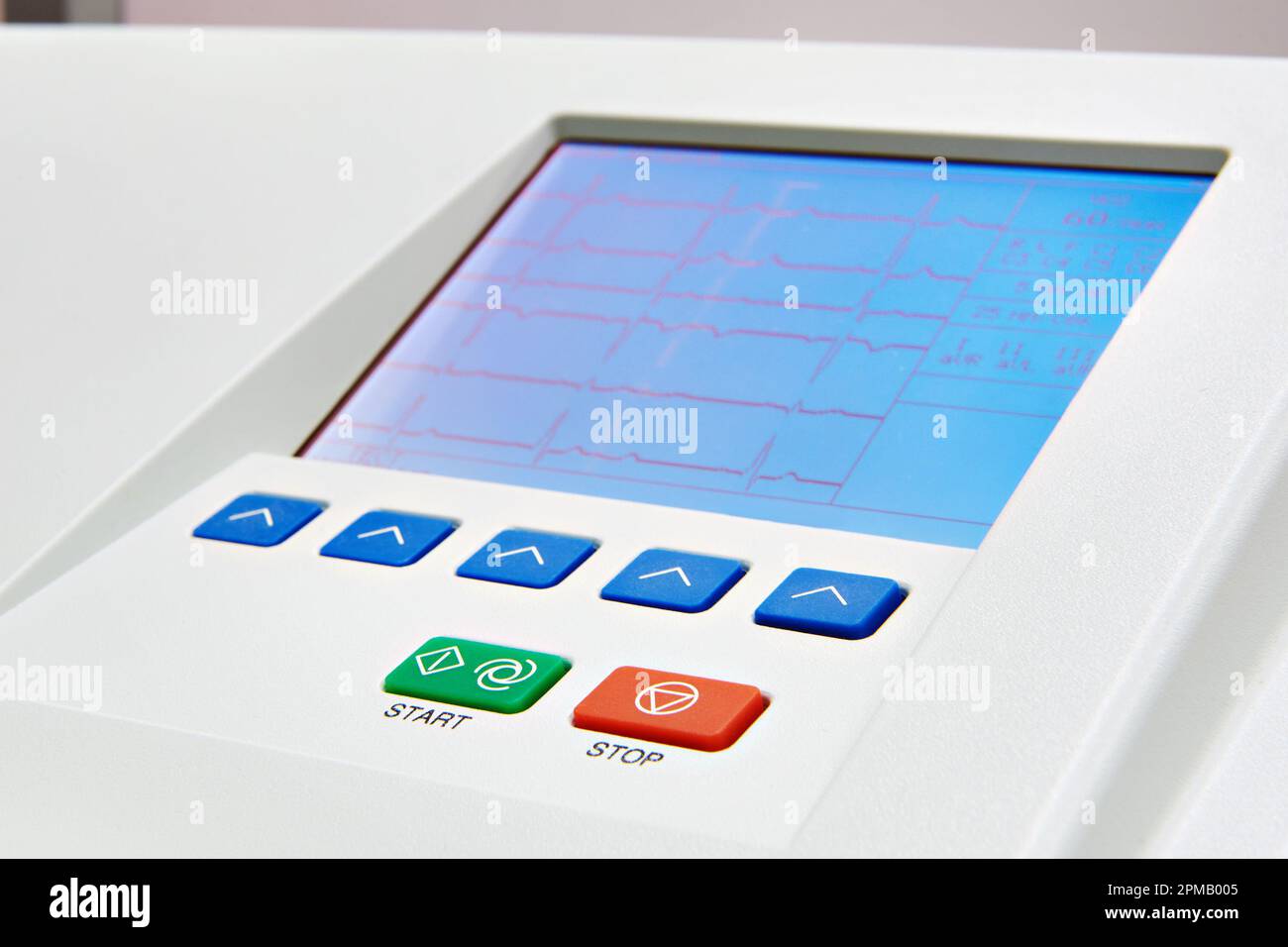 Elettrocardiografo fisso con schermo LCD Foto Stock