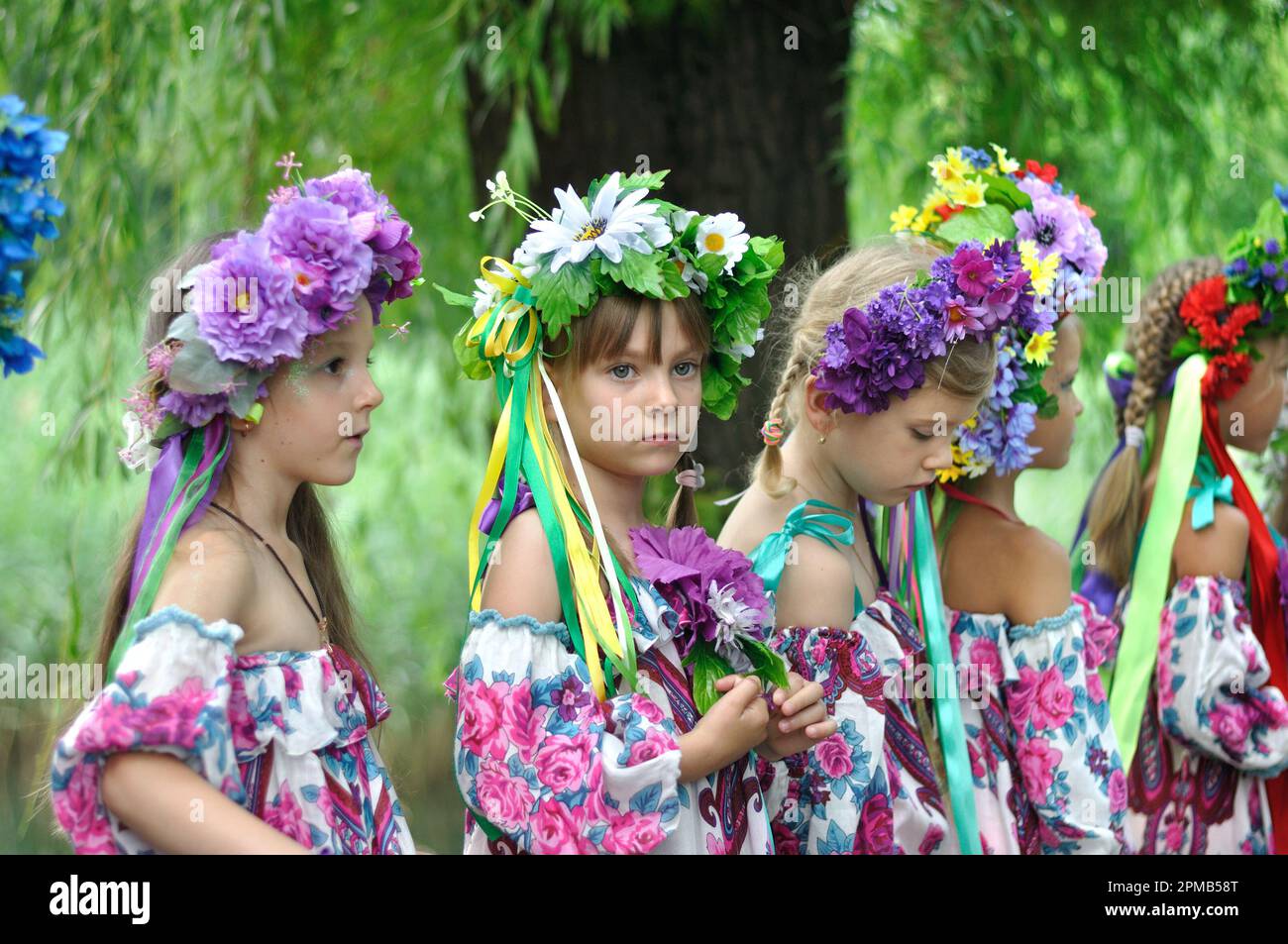 Cherkasy, Ucraina - Jule 6,2018. Bambini ucraini in abito luminoso su concorso di bellezza e di moda alla tradizionale festa annuale slava di Foto Stock