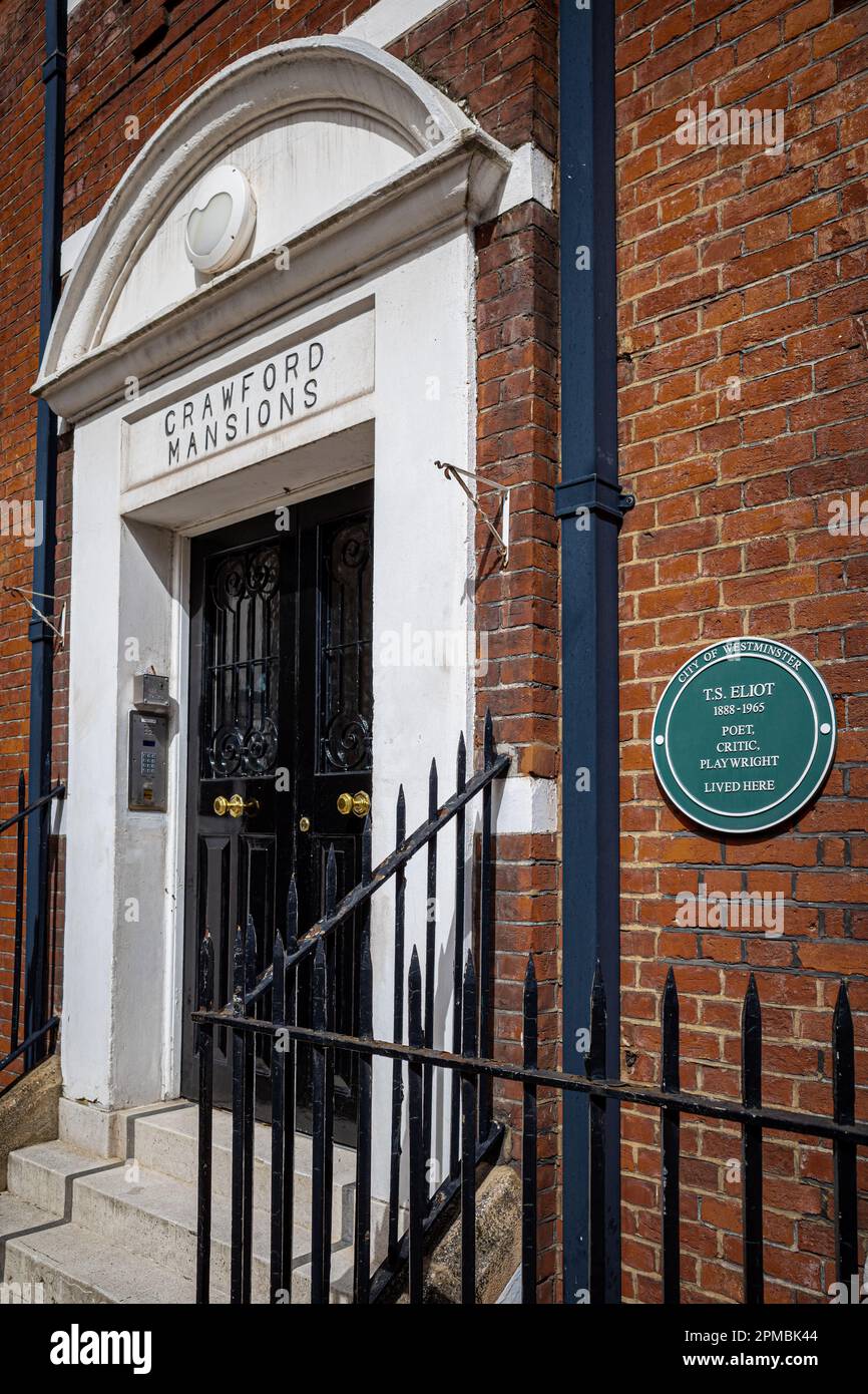 TS Eliot's ex casa a Crawford Mansions 62 Crawford St London. Inscription targa verdaT. S. Eliot 1888-1965 qui visse il poeta, critico, drammaturgo. Foto Stock