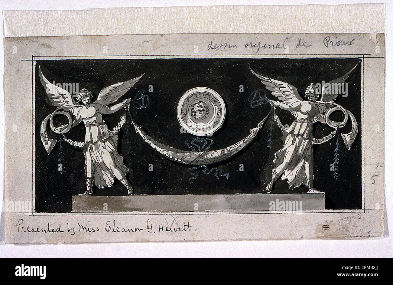 Disegno, pannello decorativo: Fames supporting a Swag sotto un Medallion; attribuito a Jean-Louis Prieur il giovane (francese, 1759 – 1795); Francia; penna e inchiostro nero, pennello e lavaggio grigio e marrone, gouache bianco su carta bianca posata; 8,6 x 16,2 cm (3 3/8 x 6 3/8 in.) Foto Stock