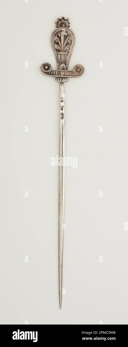 Spiedino (Italia); argento; L x P: 17 x 3,8 x 0,4 cm (6 11/16 x 1 1/2 x 3/16 pollici) Foto Stock