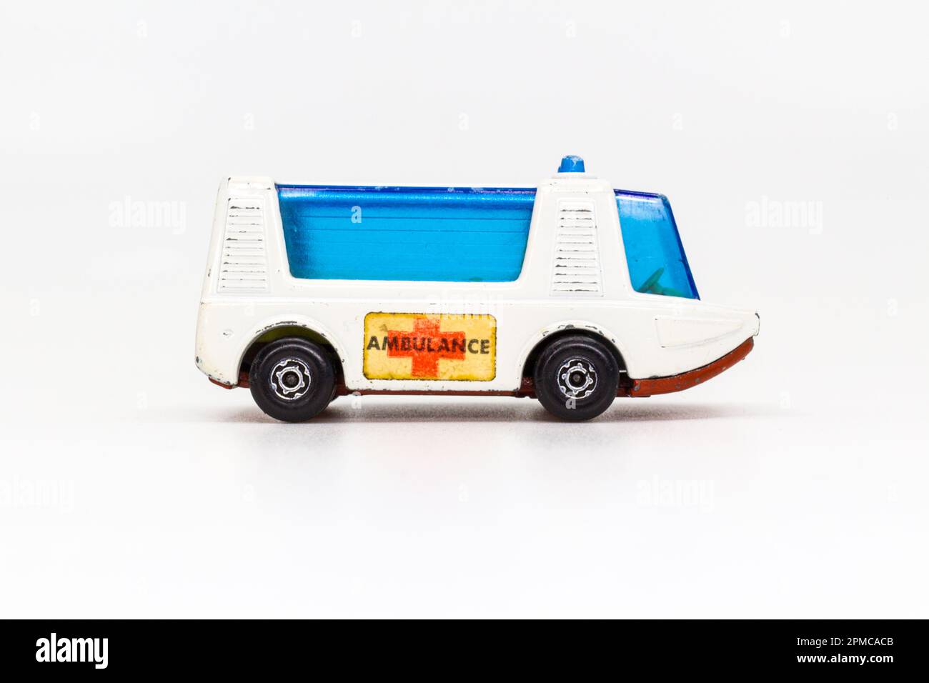 Lesney prodotti Matchbox modello TOY CAR serie 1-75 n. 46 ambulanza Stretcha Fetcha Foto Stock