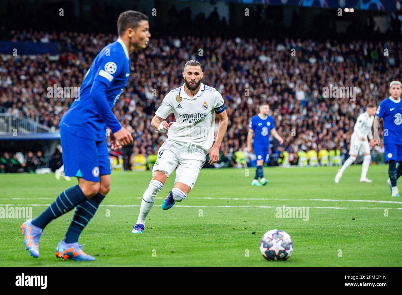 Madrid, Madrid, Spagna. 12th Apr, 2023. Karim Benzema (Real Madrid) in azione durante la partita di calcio tra.Real Madrid e Chelsea valida per la prima tappa della finale trimestrale della UEFA ChampionÃs League celebrata a Madrid, Spagna allo stadio Bernabeu martedì 12 marzo 2023 (Credit Image: © Alberto Gardin/ZUMA Press Wire) SOLO PER USO EDITORIALE! Non per USO commerciale! Foto Stock