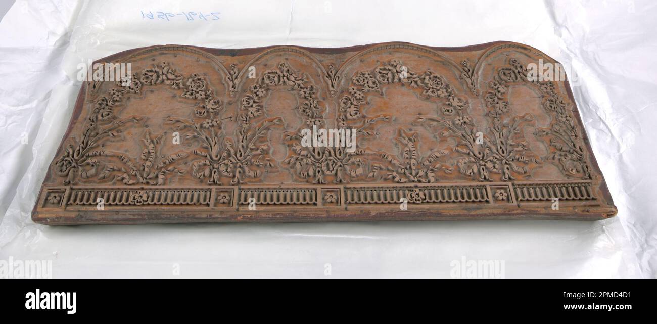 Blocco di legno (Francia); legno, ottone; 63 x 23 x 4 cm (24 13/16 x 9 1/16 x 1 9/16 pollici); Acquisto in memoria della signora Lloyd S. Bryce; 1956-164-2 Foto Stock