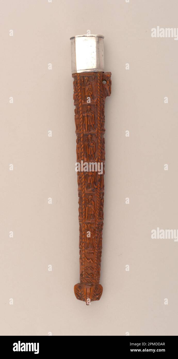 Guaina per forchetta e coltello (Paesi Bassi); realizzata da W.W.G.; legno di frutta, argento; L x P x P (tappo): 3,1 x 2,8 x 2,4 cm (1 1/4 x 1 1/8 x 15/16 pollici) L x P x P (guaina): 21,5 x 2,2 x 2,1 cm (8 7/16 x 7/8 x 13/16 poll.); The Robert L. Metzenberg Collection, dono di Eleanor L. Metzenberg; 1985-103-42-a,b Foto Stock