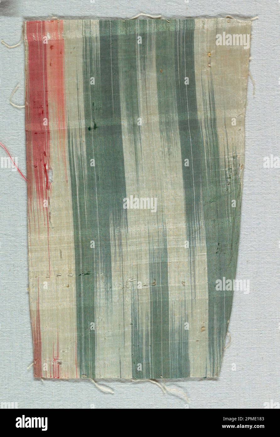 Frammento (Francia); seta; ordito x trama: 15 x 9 cm (5 7/8 x 3 9/16 pollici) Foto Stock Frammento (Francia); seta; ordito x trama: 15 x 9 cm (5 7/8 x 3 9/16 pollici) Foto Stock
