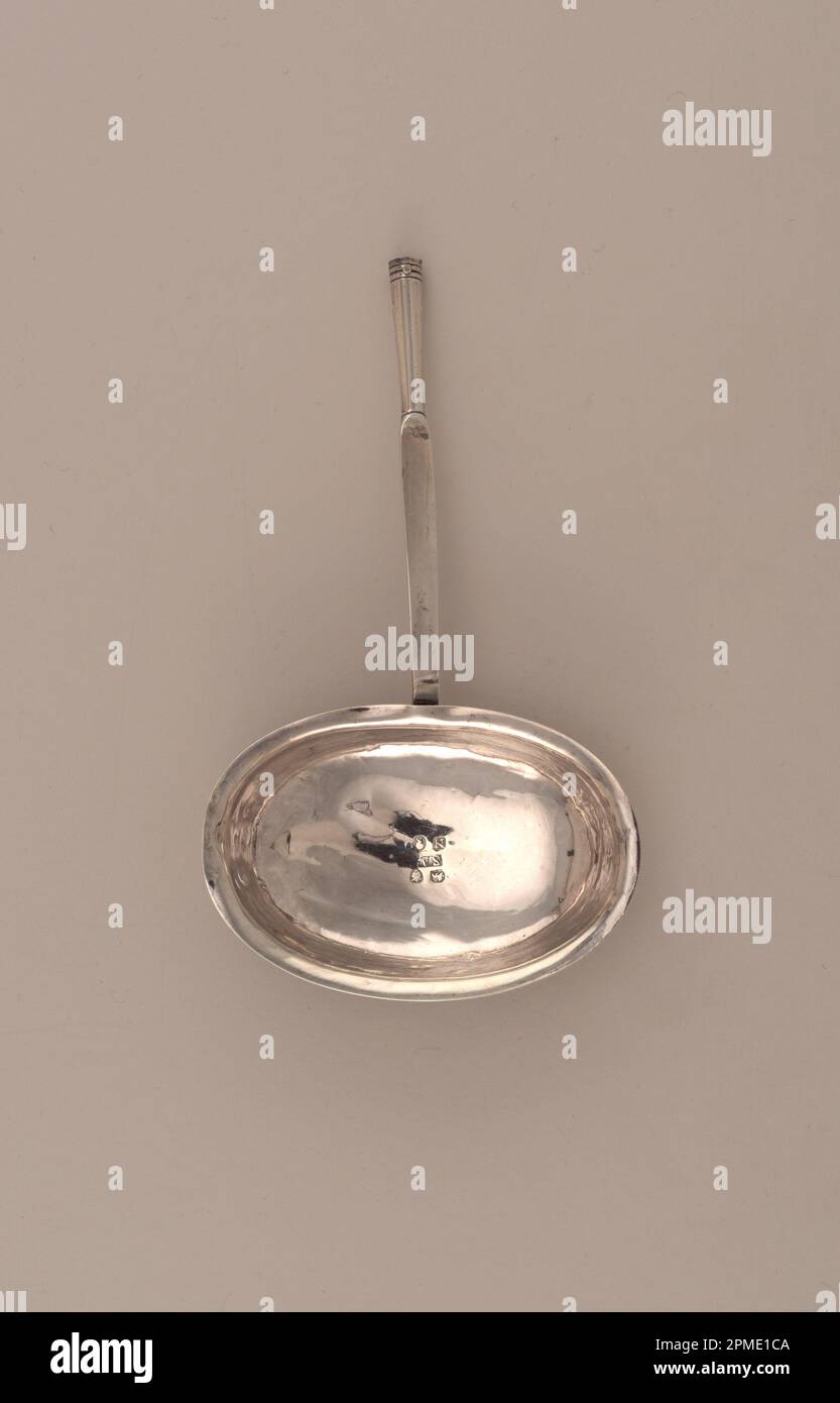 Mestolo punch (Inghilterra); prodotto da S A; prodotto per Stephen Adams II; argento, corno; L x L x P: 35 x 8 x 2,2 cm (13 3/4 x 3 1/8 x 7/8 pollici) Foto Stock