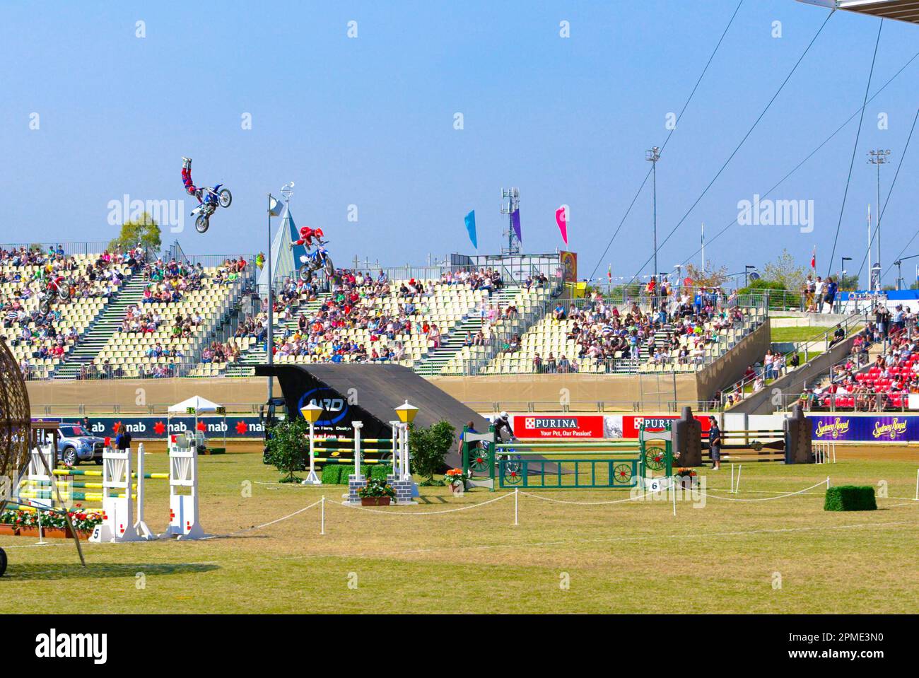 Motocicletta stunt ride al Royal Easter Show 2007 di Sydney, Australia. Foto Stock