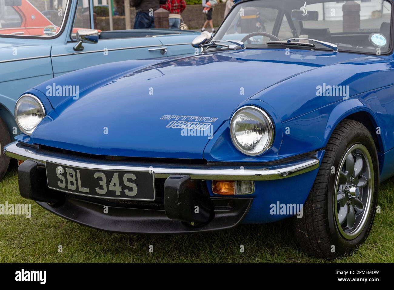 Aprile 2023 - Classic Blue Triumph Herald 1500 al Pageant of Motoring sui prati a Weston super Mare, nel North Somerset, Regno Unito. Foto Stock