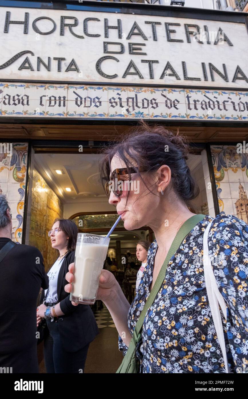 Spagna, Valencia, centro storico, Santa Caterina Place, bar tradizionale di Horchateria Santa Catalina, horchata Foto Stock