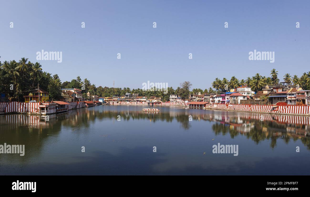 India, Karnataka, Gokarna, stagno tempio Foto Stock