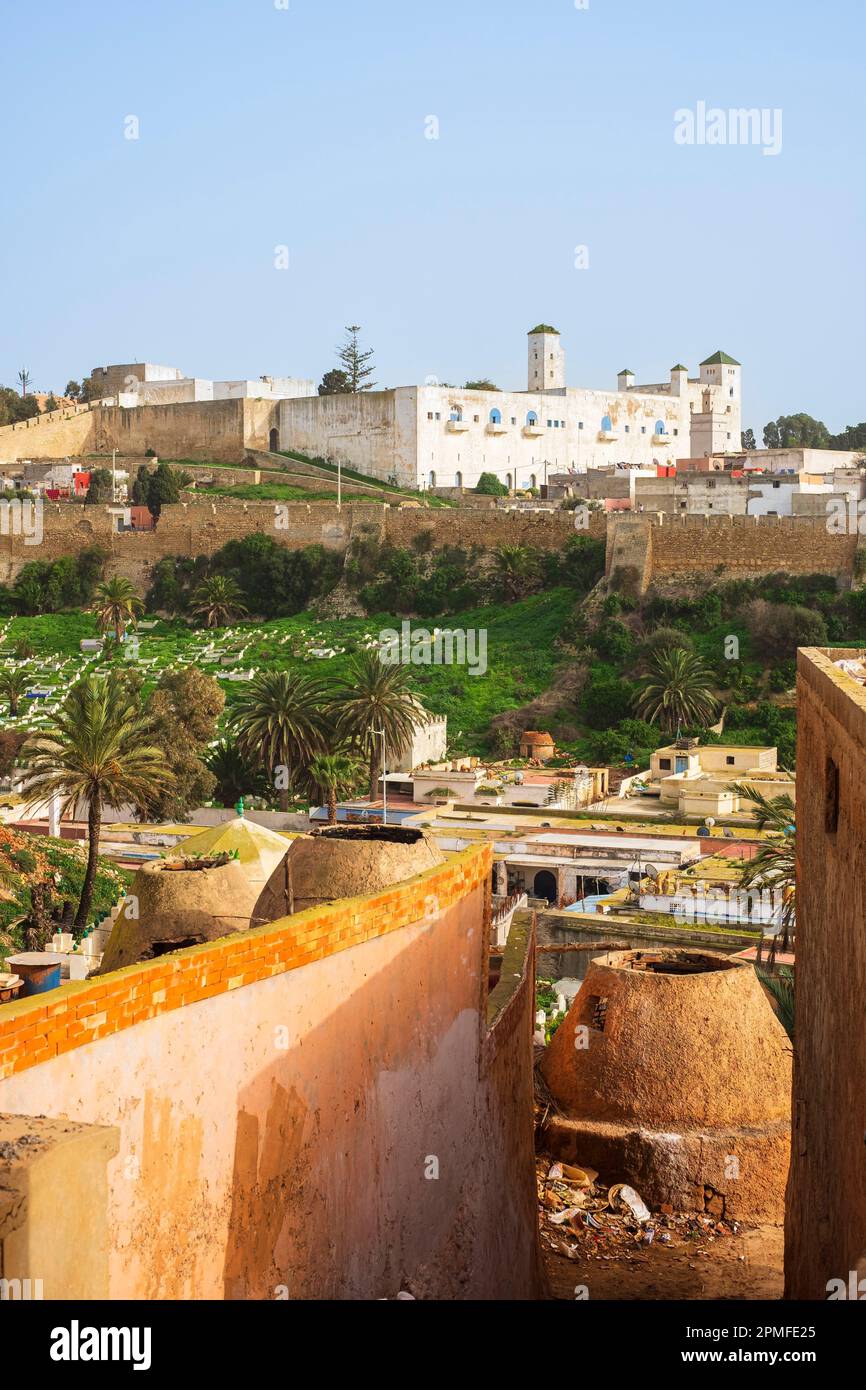 Marocco, Safi, la collina dei vasai, i forni dei vasai e la fortezza di El Kechla sullo sfondo Foto Stock
